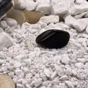 OBSIDIENNE PIERRE ROULEE VITRINE1