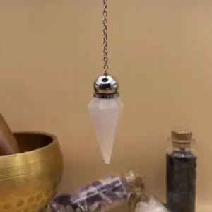 PENDULE-QUARTZ-ROSE-POINTE-VITRINE1