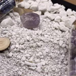 amethyste-pierre-roulee-vitrine1